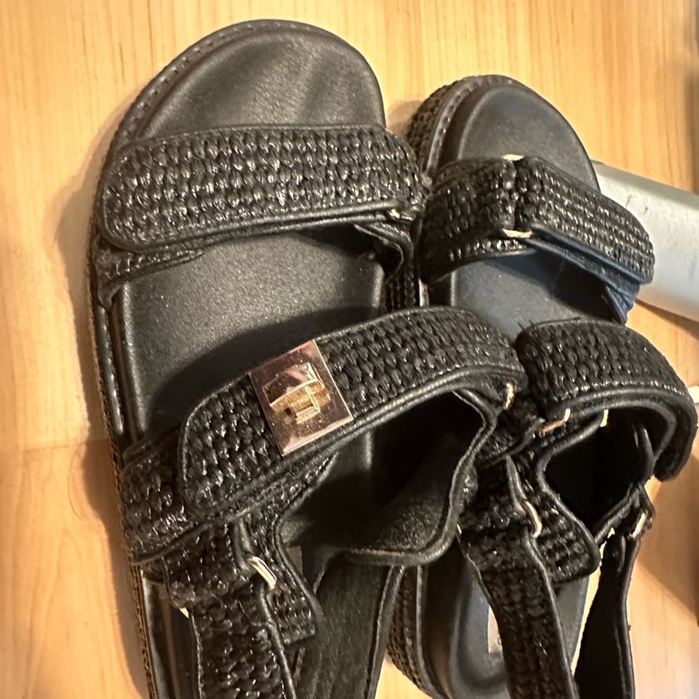 Steve Madden Black Sandals 8